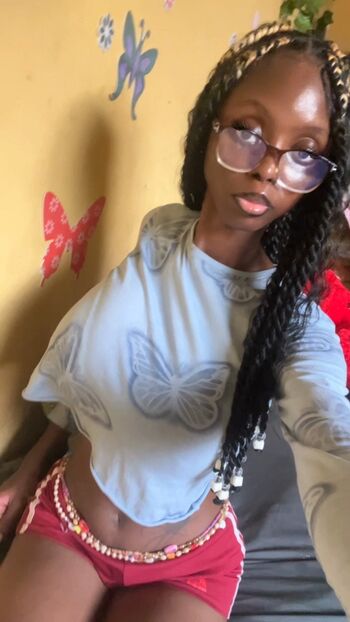 Kikiolaola leaked private photo uncensored HD quality