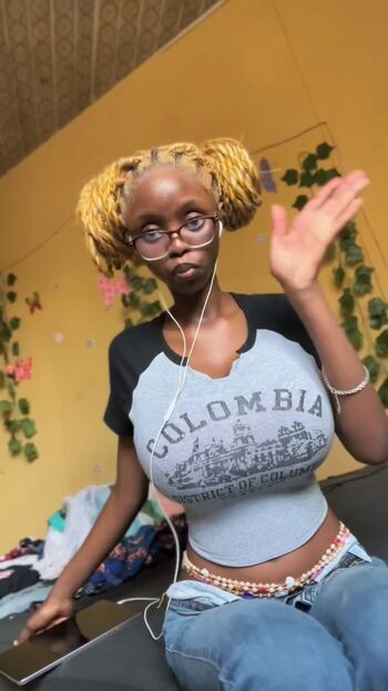 Kikiolaola leaked private photo uncensored HD quality