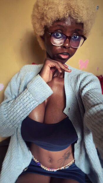 Kikiolaola leaked private photo uncensored HD quality