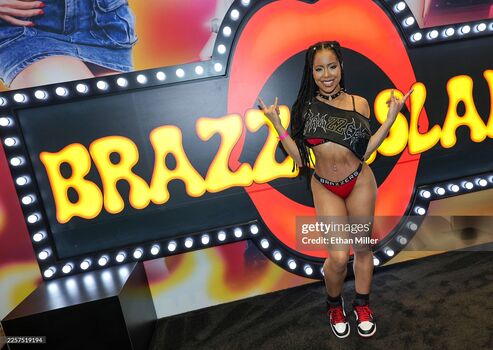 Kira noir page leaked private photo uncensored HD quality