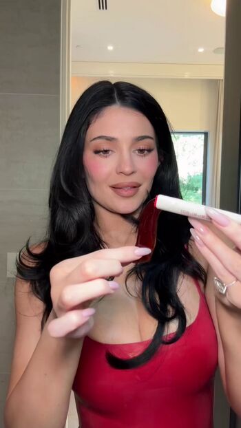 Kylie jenner  page leaked private photo uncensored HD quality