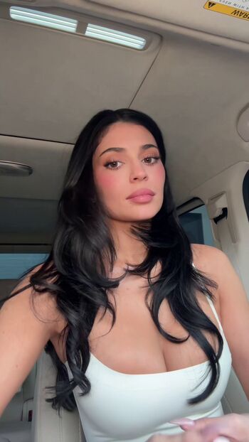 Kylie jenner  page leaked private photo uncensored HD quality