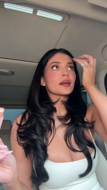 Kylie jenner  page leaked private photo uncensored HD quality