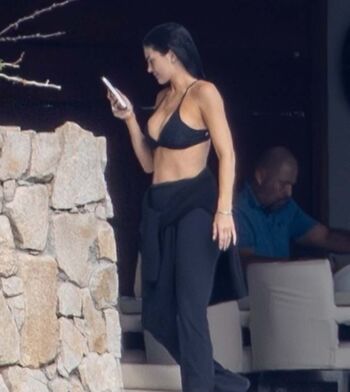 Kylie jenner  page leaked private photo uncensored HD quality