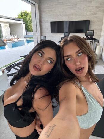 Kylie jenner  page leaked private photo uncensored HD quality