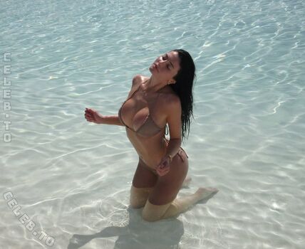 Kylie jenner  page leaked private photo uncensored HD quality