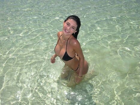 Kylie jenner  page leaked private photo uncensored HD quality