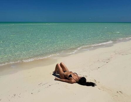 Kylie jenner  page leaked private photo uncensored HD quality