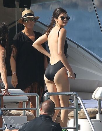 Kylie jenner  page leaked private photo uncensored HD quality