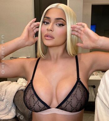 Kylie jenner  page leaked private photo uncensored HD quality