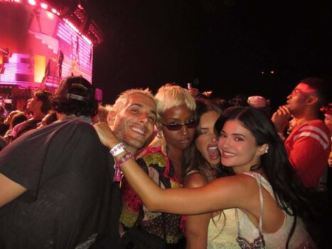 Kylie jenner  page leaked private photo uncensored HD quality