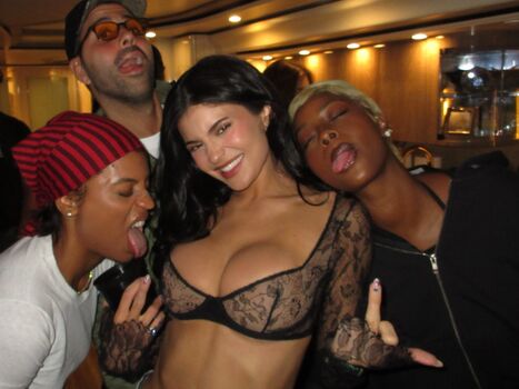 Kylie jenner  page leaked private photo uncensored HD quality