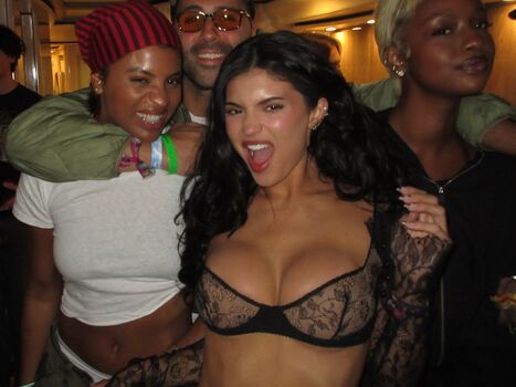 Kylie jenner  page leaked private photo uncensored HD quality