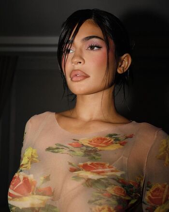 Kylie jenner  page leaked private photo uncensored HD quality