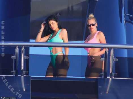 Kylie jenner  page leaked private photo uncensored HD quality