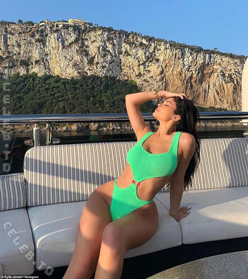 Kylie jenner  page leaked private photo uncensored HD quality