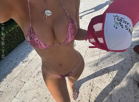 Kylie jenner  page leaked private photo uncensored HD quality