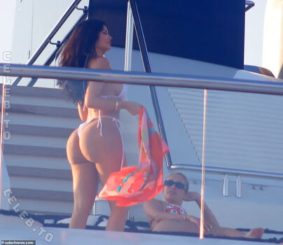 Kylie jenner  page leaked private photo uncensored HD quality