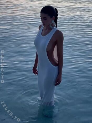 Kylie jenner  page leaked private photo uncensored HD quality