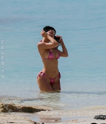Kylie jenner  page leaked private photo uncensored HD quality