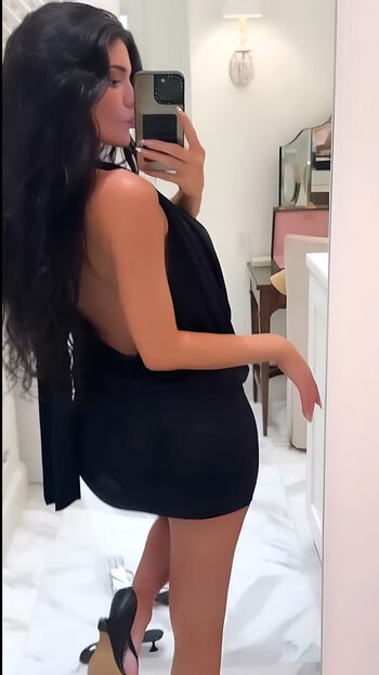 Kylie jenner  page leaked private photo uncensored HD quality