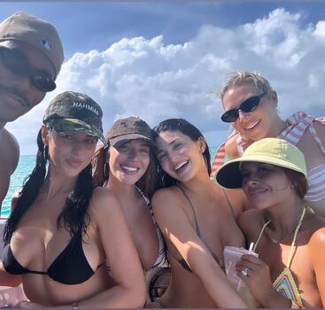 Kylie jenner  page leaked private photo uncensored HD quality