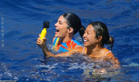 Kylie jenner  page leaked private photo uncensored HD quality