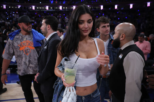 Kylie jenner  page leaked private photo uncensored HD quality