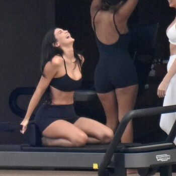 Kylie jenner  page leaked private photo uncensored HD quality