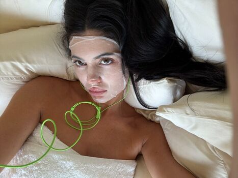 Kylie jenner  page leaked private photo uncensored HD quality