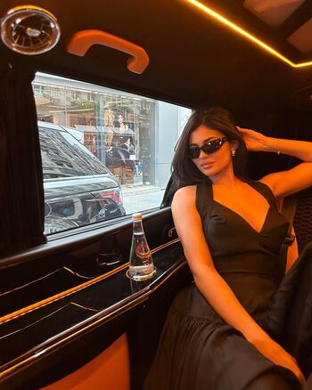 Kylie jenner  page leaked private photo uncensored HD quality