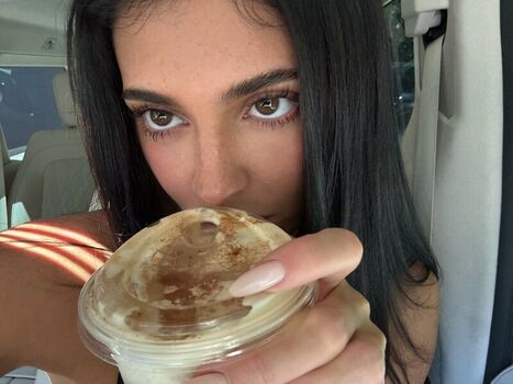 Kylie jenner  page leaked private photo uncensored HD quality