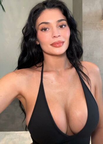 Kylie jenner  page leaked private photo uncensored HD quality