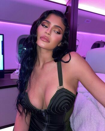 Kylie jenner leaked private photo uncensored HD quality