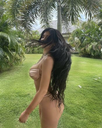 Kylie jenner  page leaked private photo uncensored HD quality