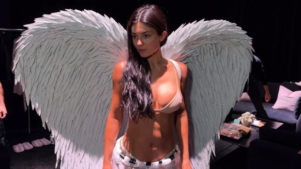 Kylie jenner  page leaked private photo uncensored HD quality