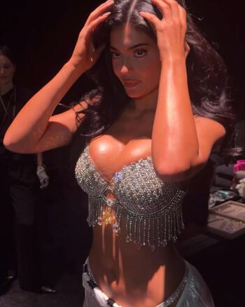 Kylie jenner  page leaked private photo uncensored HD quality