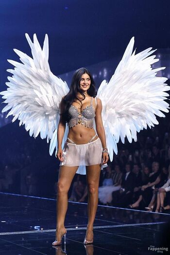 Kylie jenner  page leaked private photo uncensored HD quality