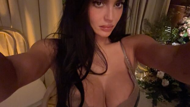 Kylie jenner  page leaked private photo uncensored HD quality