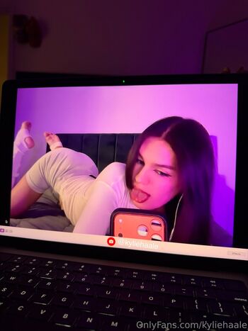 Kyliehaale  page leaked private photo uncensored HD quality