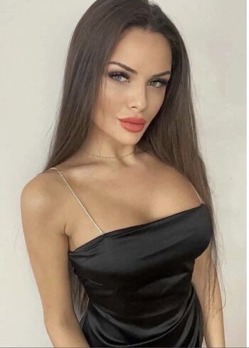 Laura vargova leaked private photo uncensored HD quality