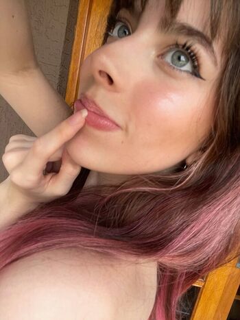 Laurakatsz leaked private photo uncensored HD quality