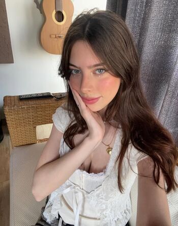 Laurakatsz leaked private photo uncensored HD quality