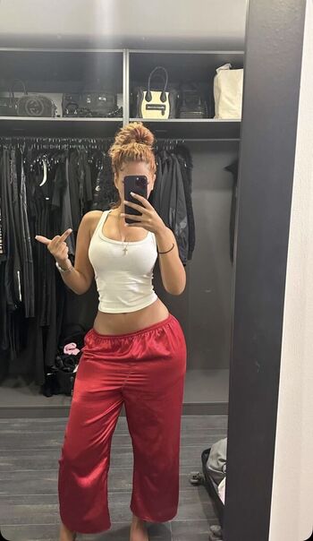 Laurgmzz page leaked private photo uncensored HD quality