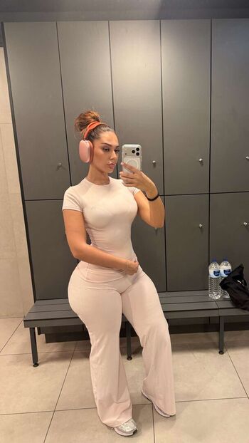 Laurgmzz leaked private photo uncensored HD quality