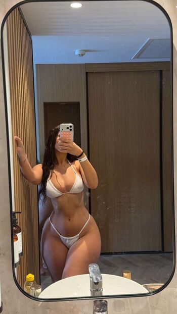 Laurgmzz leaked private photo uncensored HD quality