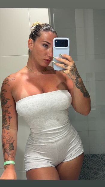 Laurine   page leaked private photo uncensored HD quality