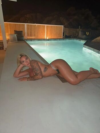 Laurine   page leaked private photo uncensored HD quality