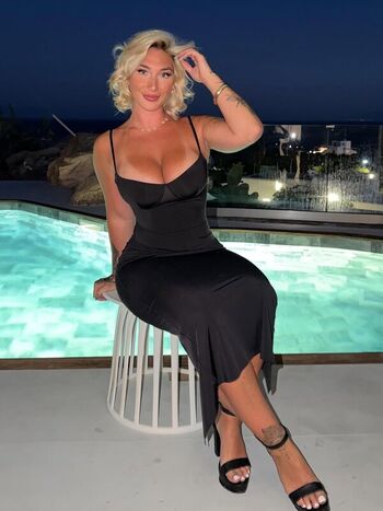 Laurine   page leaked private photo uncensored HD quality
