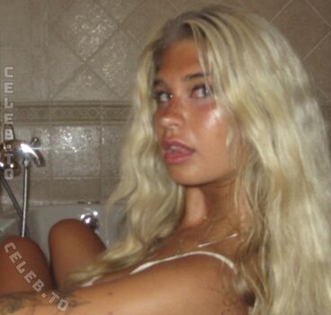 Laviniayakira leaked private photo uncensored HD quality